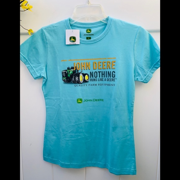 John Deere size small NWT T-shirt